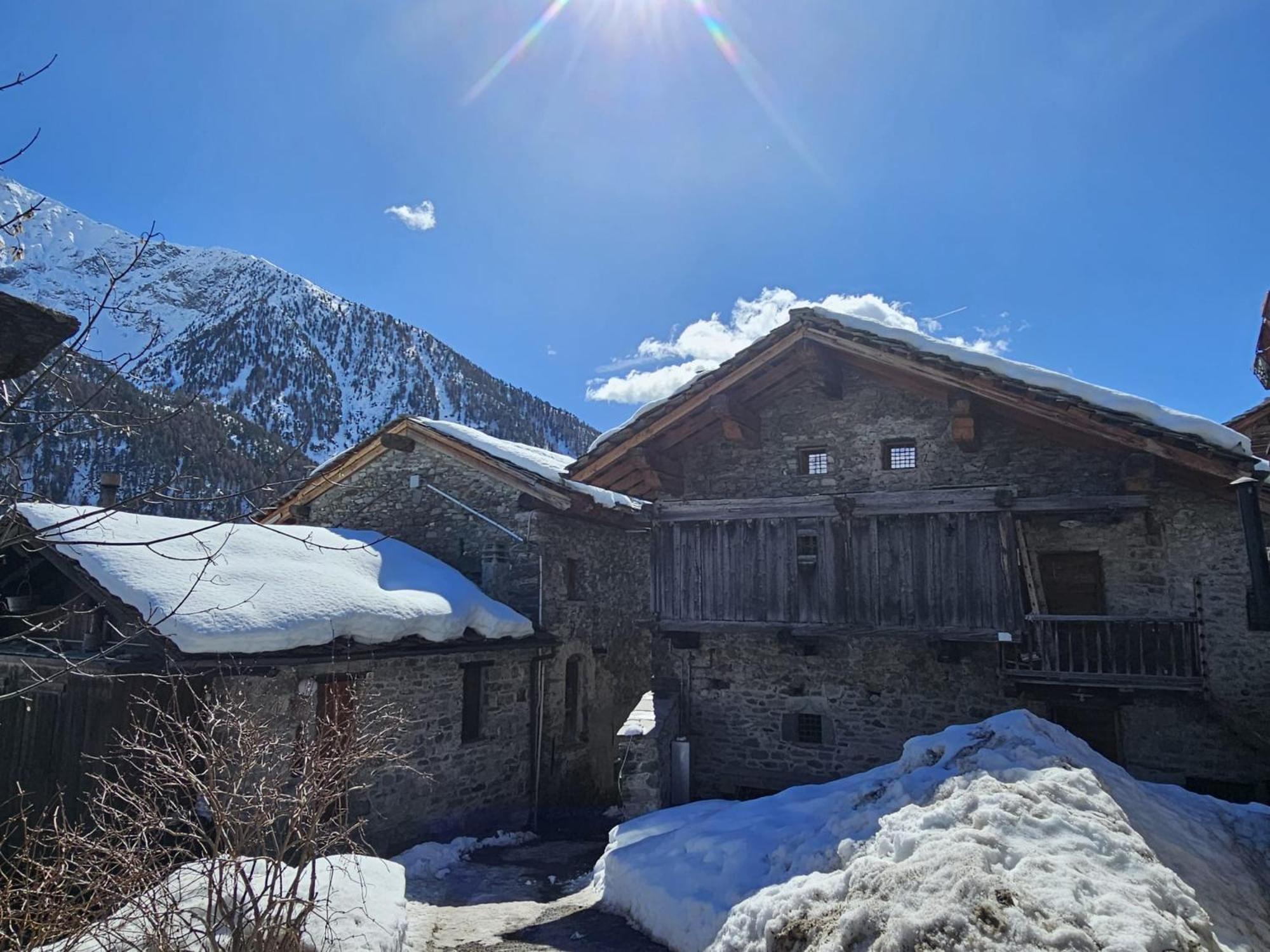 Joivy Modern Family Chalet With Stunning Mountain Views Villa Champoluc Esterno foto