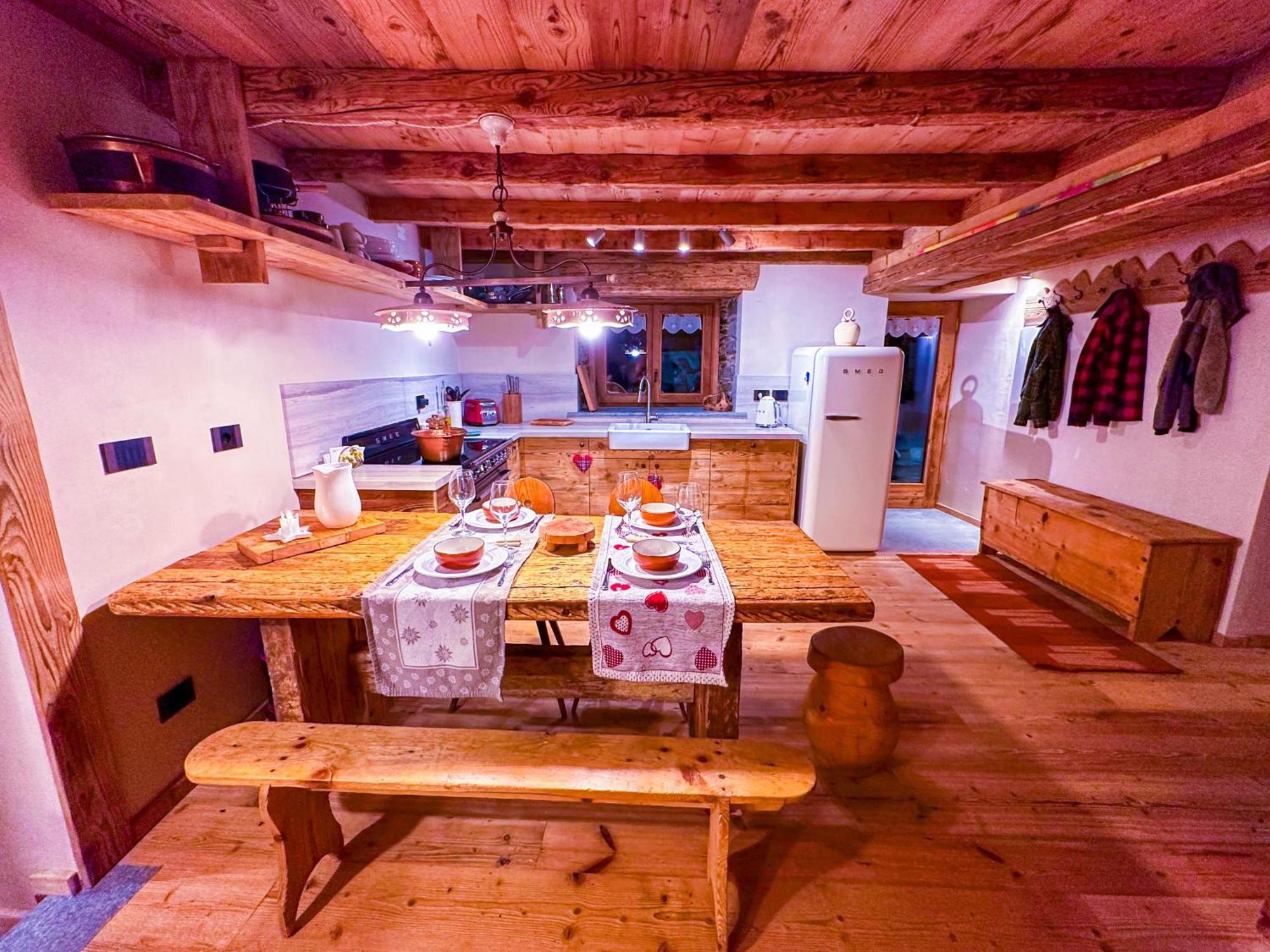 Joivy Modern Family Chalet With Stunning Mountain Views Champoluc Esterno foto