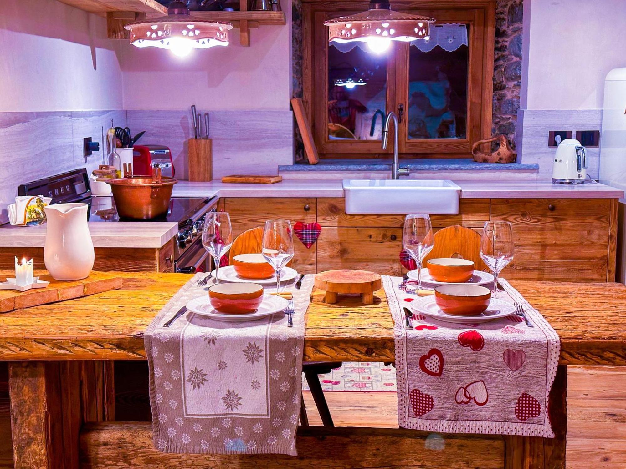 Joivy Modern Family Chalet With Stunning Mountain Views Champoluc Esterno foto