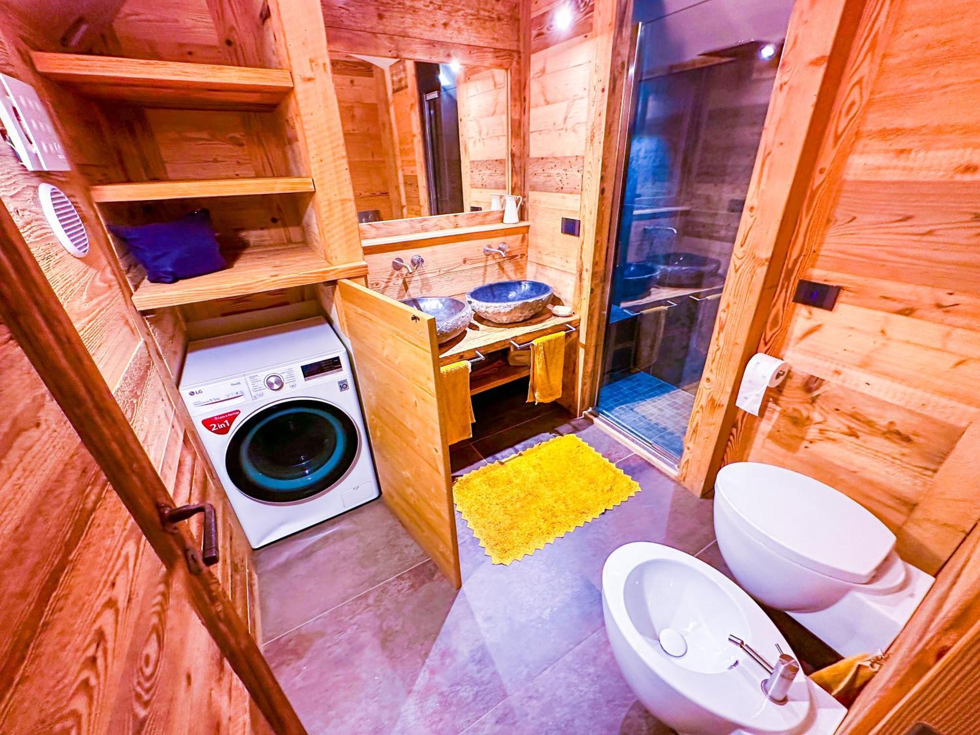 Joivy Modern Family Chalet With Stunning Mountain Views Champoluc Esterno foto