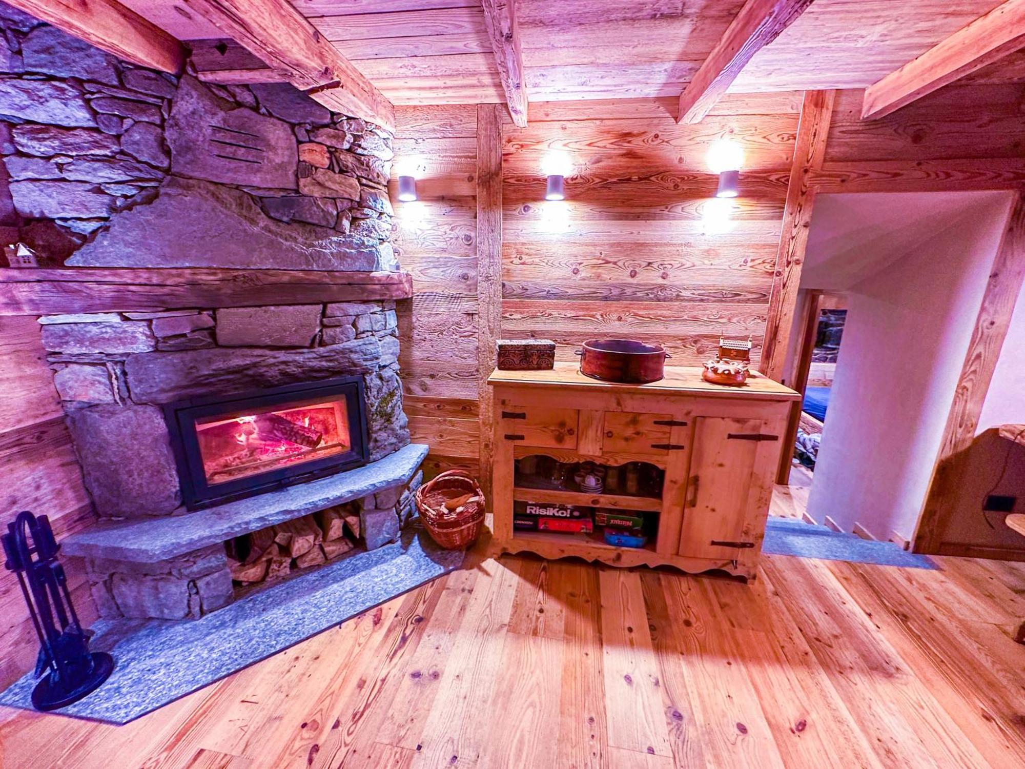 Joivy Modern Family Chalet With Stunning Mountain Views Champoluc Esterno foto