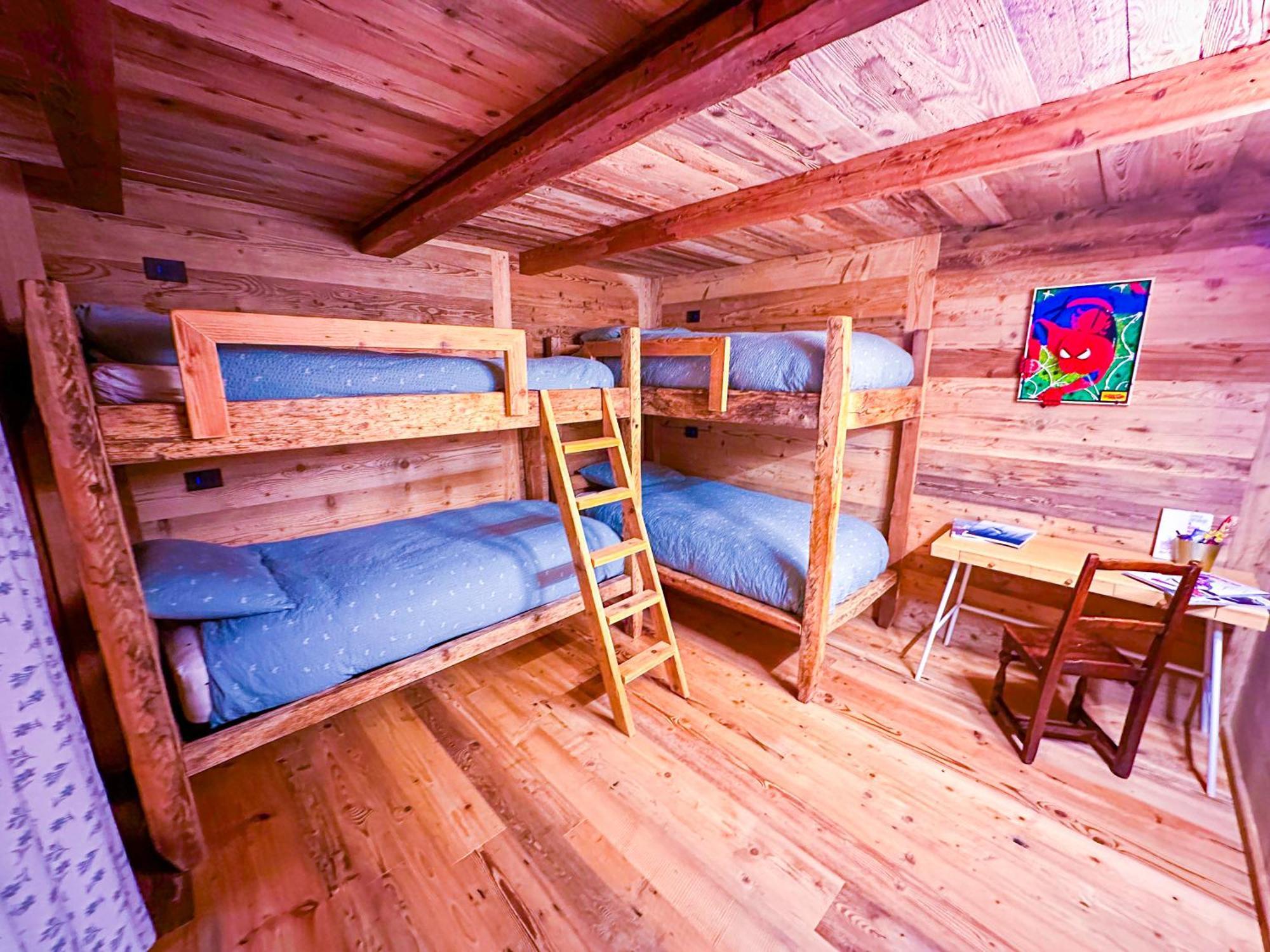Joivy Modern Family Chalet With Stunning Mountain Views Champoluc Esterno foto
