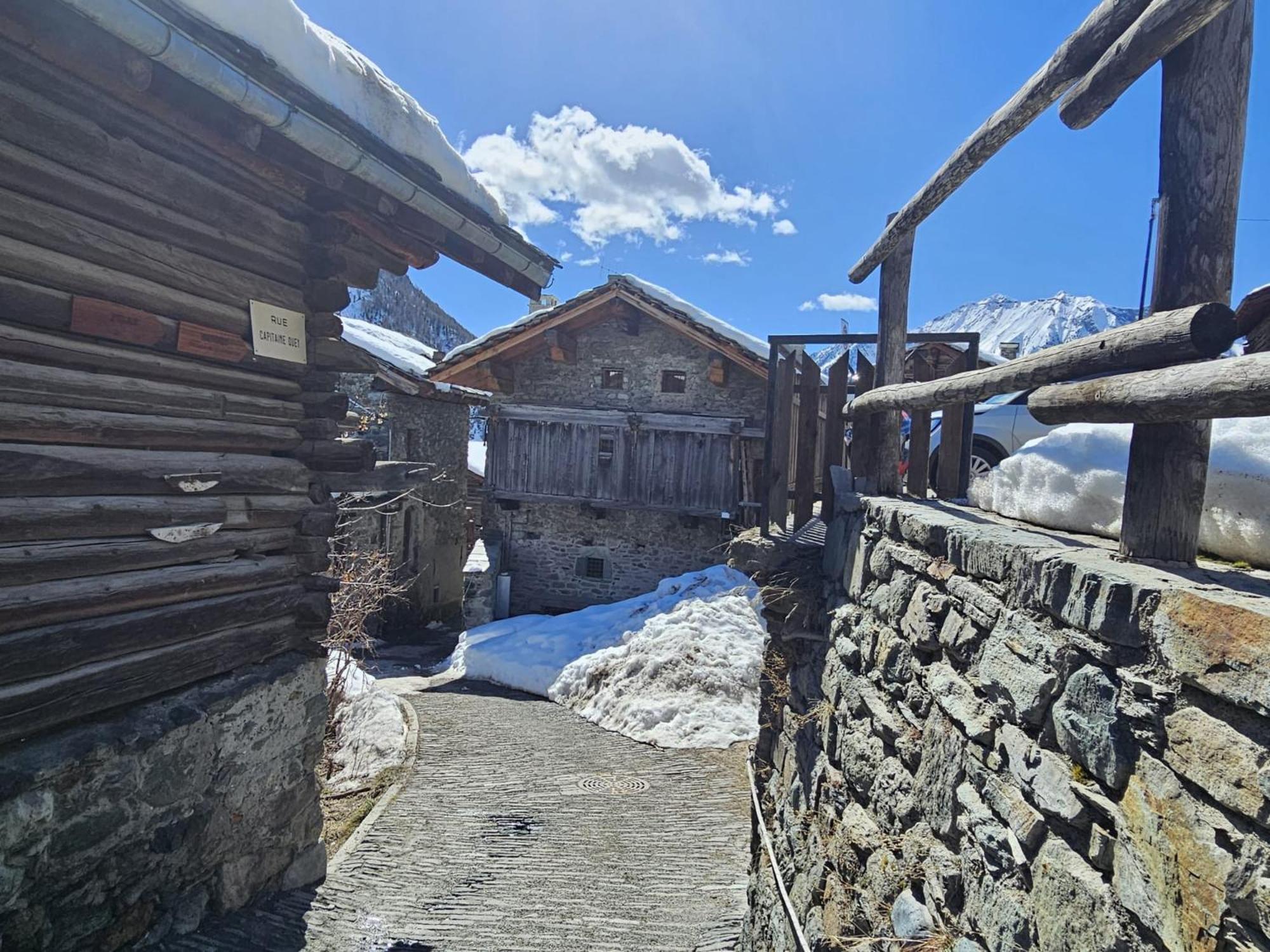 Joivy Modern Family Chalet With Stunning Mountain Views Villa Champoluc Esterno foto