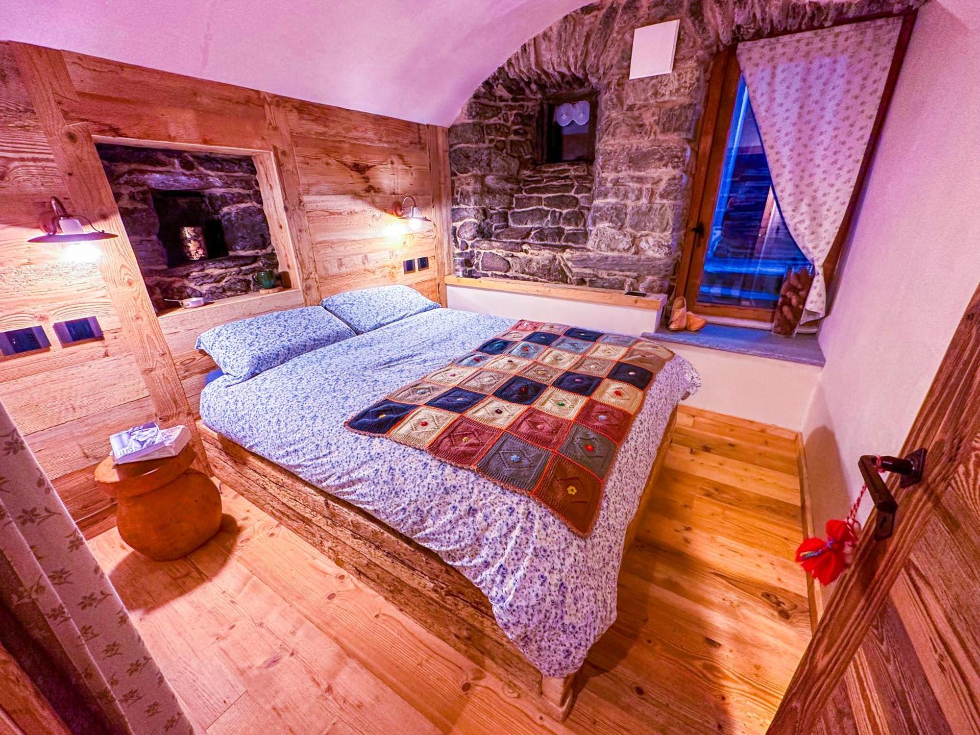 Joivy Modern Family Chalet With Stunning Mountain Views Champoluc Esterno foto